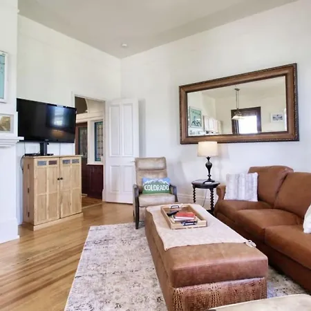 Historic Mountain Loft With Great Views Appartement
